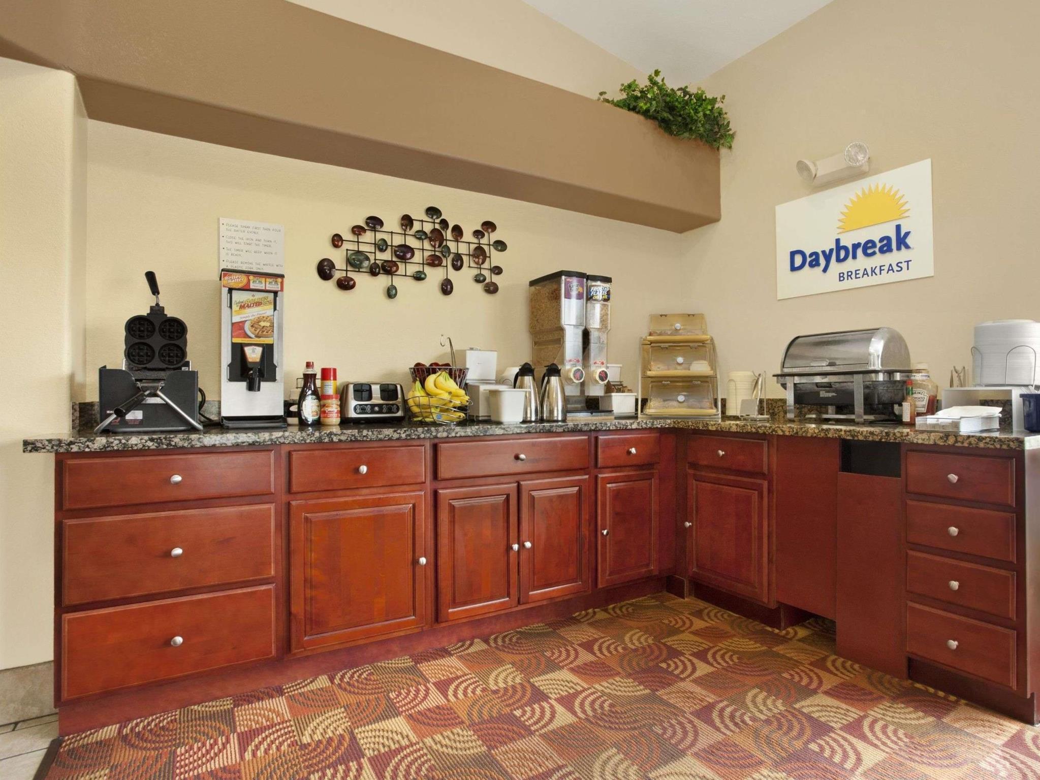 Days Inn By Wyndham Globe Exterior photo